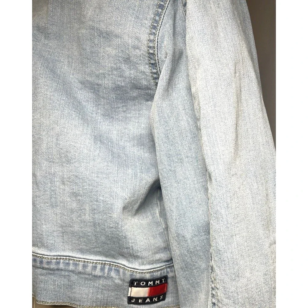 Tommy Hilfiger Distressed Faded Blue Denim Jacket Womens sz M logo retro western - Picture 4 of 8